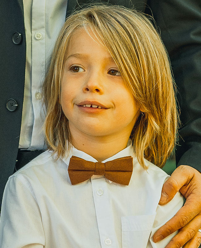 Vlinderdas Bruin nr.1 Kinderen in Linnen "Basile"